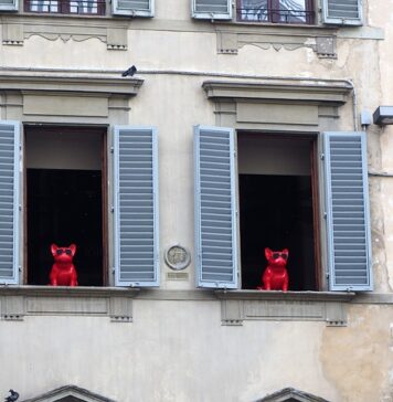 Italian Dog Names: 500+ Incredible Dog Name Ideas italian-dog-names-florence-window-dogs